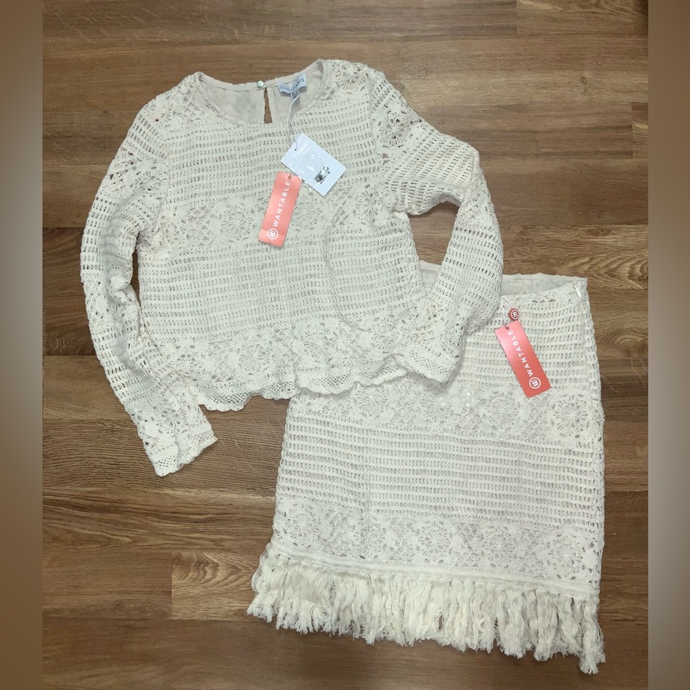 NWT Lucy Paris Wantable Crochet set Skirt Top Size Small
